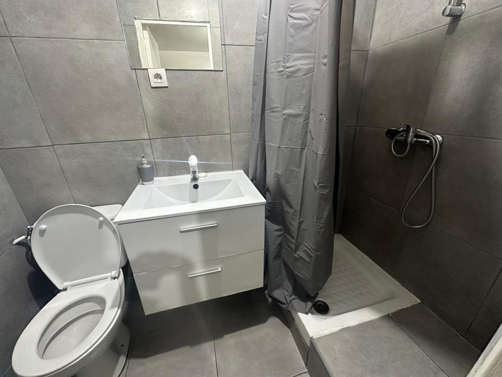Appartement Jolie Clichy Exteriör bild